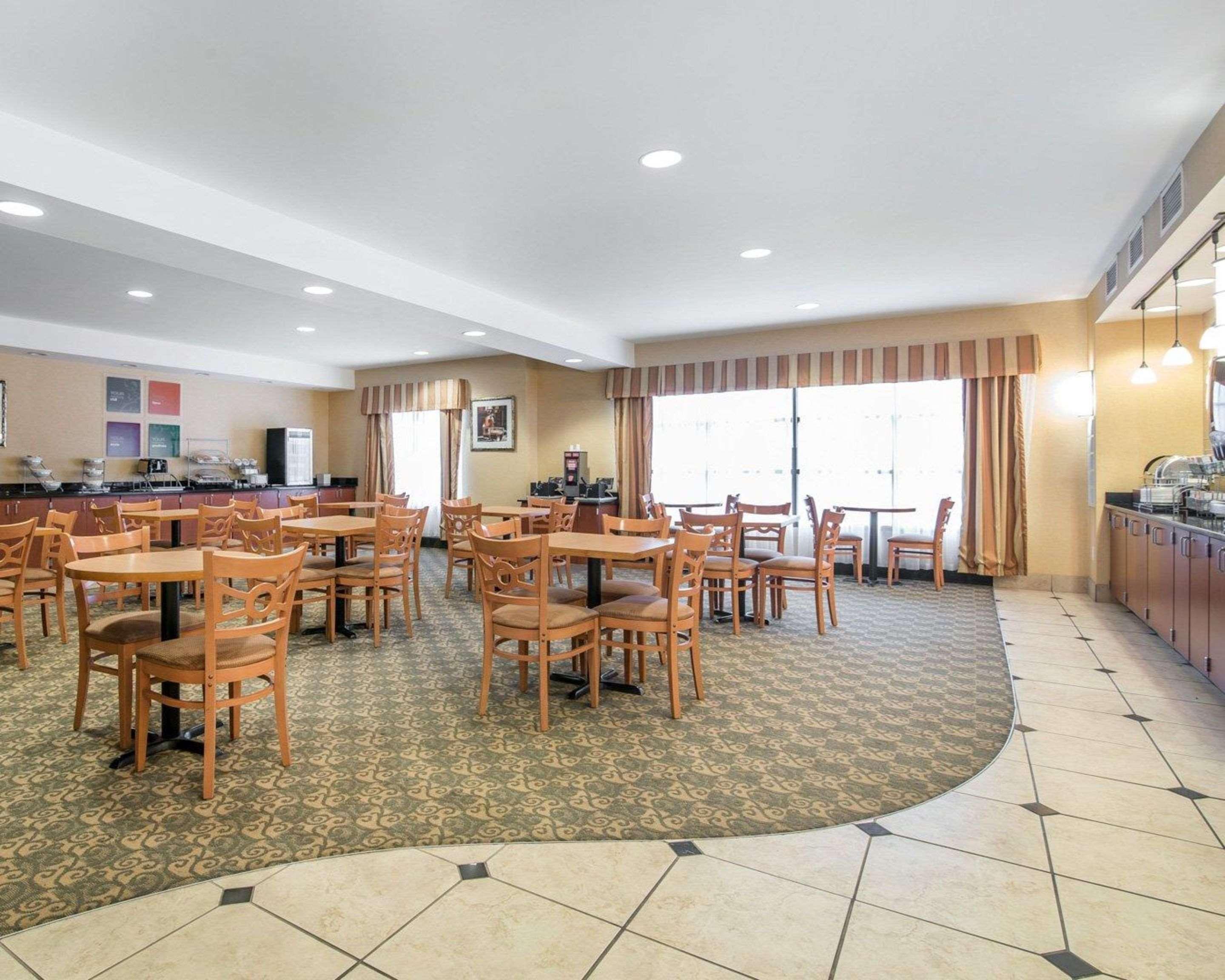 University Inn Vestal Esterno foto